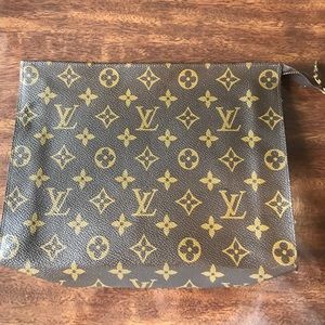 vintage louis vuitton toiletry pouch (large)26